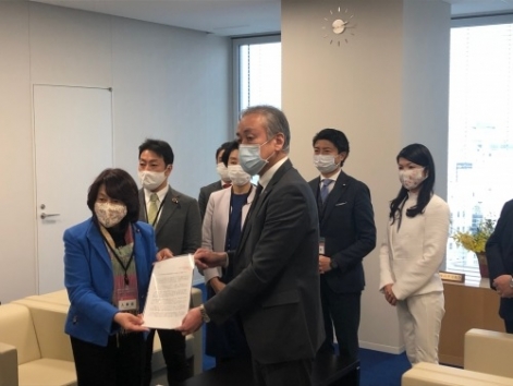 「カジノの是非を決める住民投票条例案に付された意見に対する撤回の申入れ」を行いました。を開く