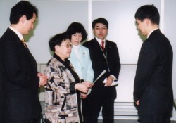 2��26���A�����J���Ȃ�