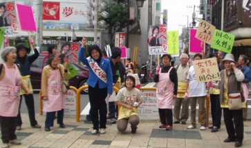 11��5���x���҂Ɠ���w�O�̏��X�X�������������m�q